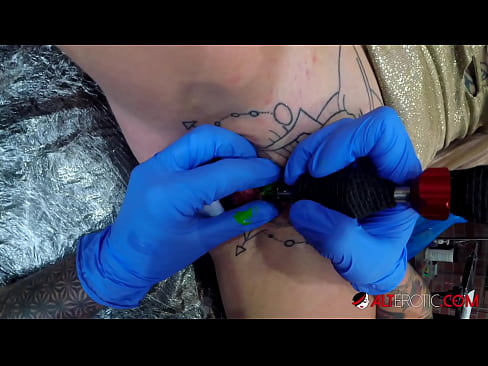 ❤️ Sully Savage-k izugarri tatuatu zuen klitorian tatuaje bat egin zuen ️❌ Porno gurean eu.onlyindianpornx.ru ❌️❤
